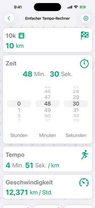Die Zeit-Karte mit scrollenden Rädern für Stunden, Minuten und Sekunden, eingestellt auf 48 Minuten 30 Sekunden für einen 10k, was das Tempo auf 4:51 pro Kilometer aktualisiert.
