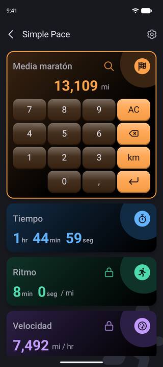 La tarjeta de distancia abierta en modo oscuro con el teclado numérico, introduciendo una media maratón de 13,109 millas mientras el ritmo se mantiene en 8:00 por milla y el tiempo marca 1:44:59.