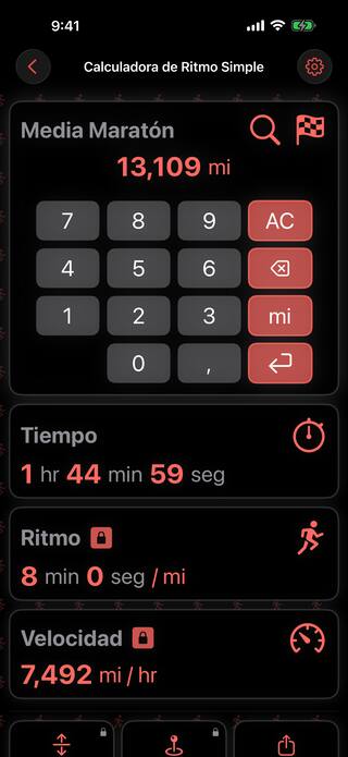 La tarjeta de distancia abierta en modo oscuro con el teclado numérico, introduciendo una media maratón de 13,109 millas mientras el ritmo se mantiene bloqueado en 8:00 por milla y el tiempo se recalcula a 1:44:59.